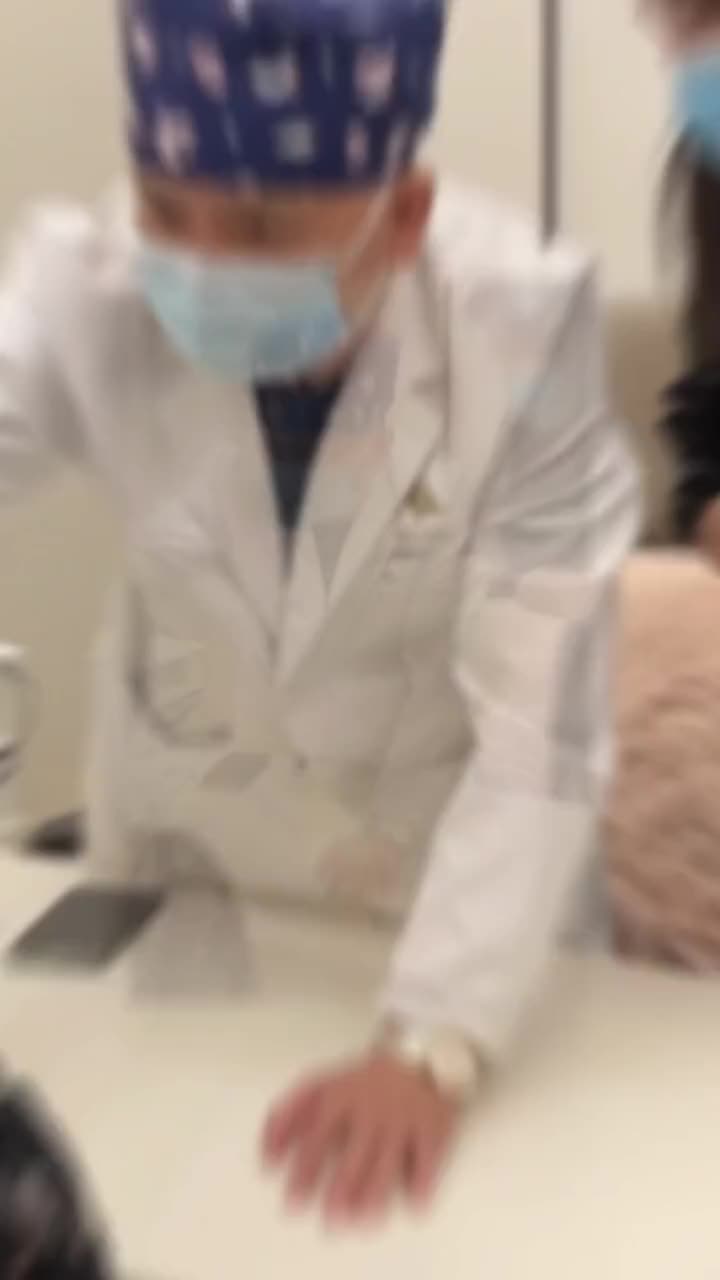 和朋友一起去咨询筋膜提升、轮廓固定以及如何打造幼态脸！两个姐姐60多岁，我45岁，爱美路上无老少😋加油💪